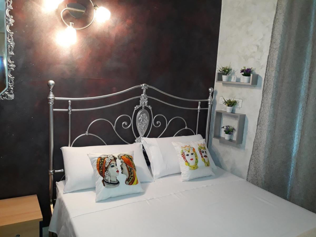 B&B Sotto Gli Archi Catania Luaran gambar