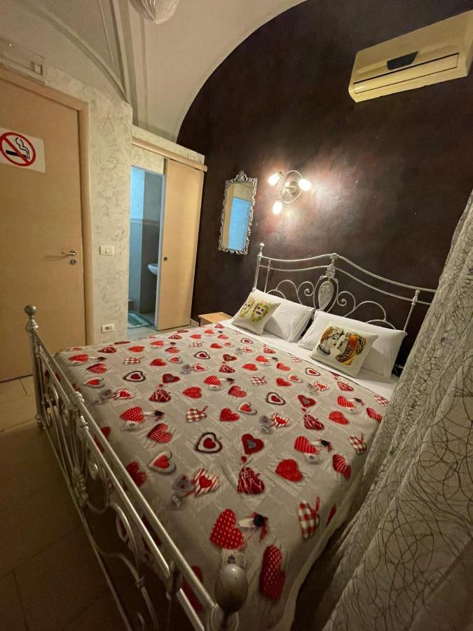 B&B Sotto Gli Archi Catania Luaran gambar